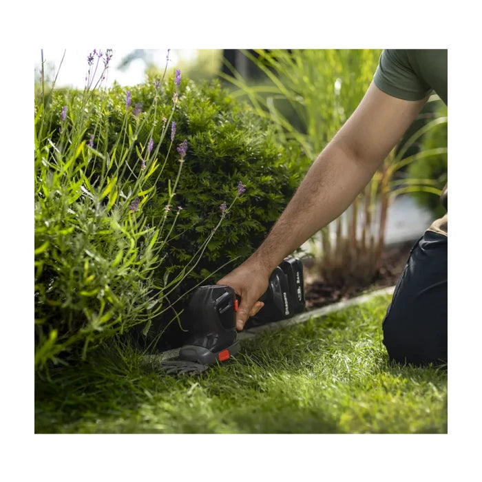 Husqvarna Aspire™ S20-P4A with battery and charger