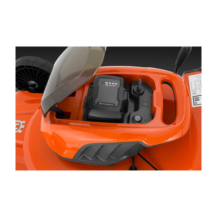 Husqvarna LC 142iS with battery and charger
